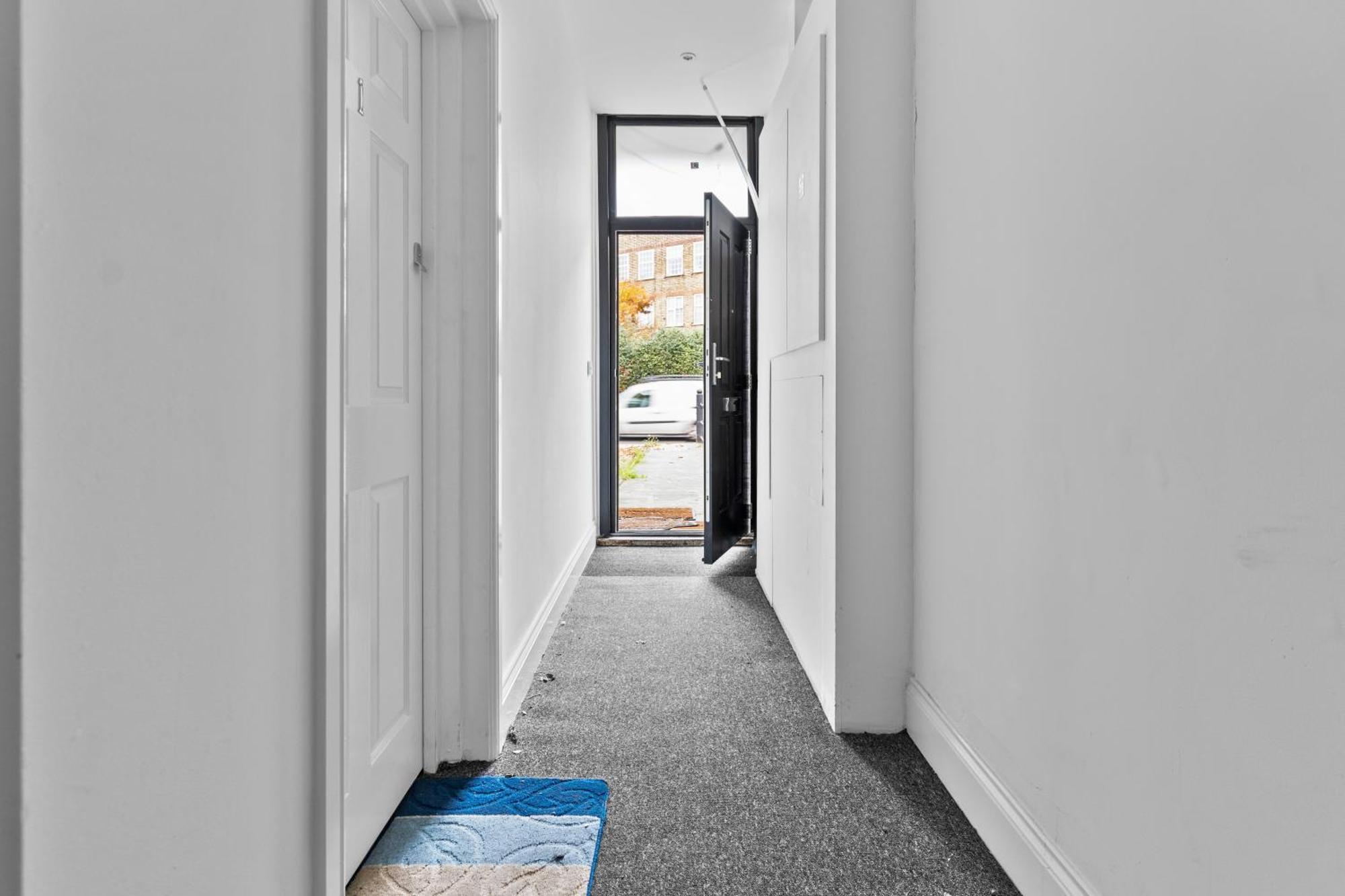 Modern With Free Wifi London